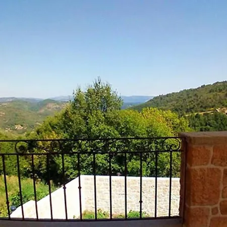 Spacieuse Avec Piscine Privee Et Vue Montagne A Prades *